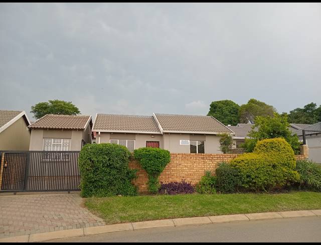 2 BEDROOM FREESTANDING TO LET IN COSMO CITY